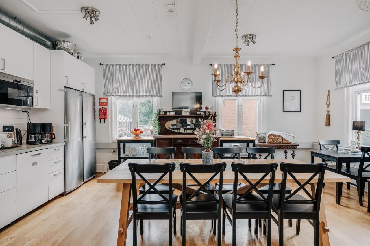 Jaernvaegshotellet B&B Skara Εξωτερικό φωτογραφία