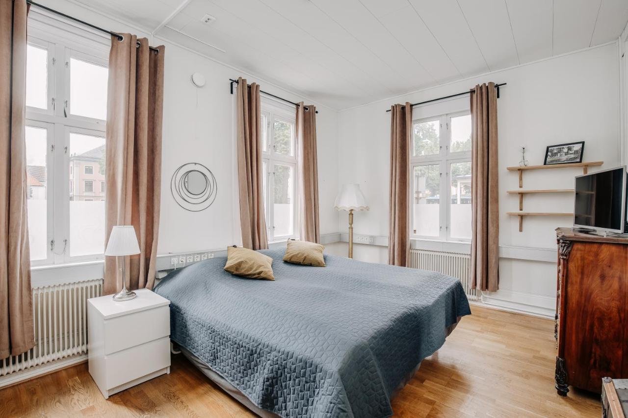 Jaernvaegshotellet B&B Skara Εξωτερικό φωτογραφία